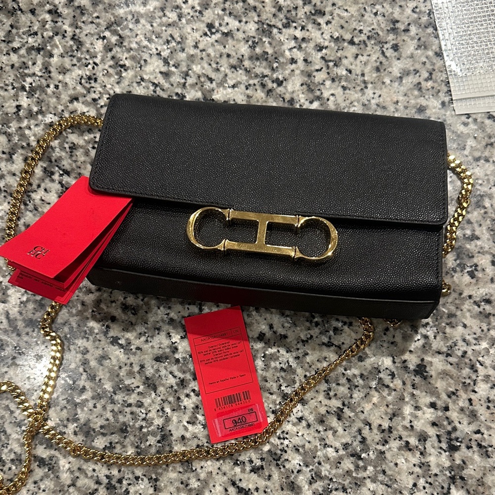 Elegant Black Leather Shoulder Bag